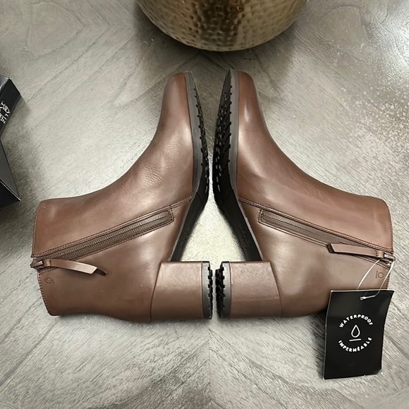 NATURALIZER Bay Chocolate Waterproof Leather - Picture 8 of 13